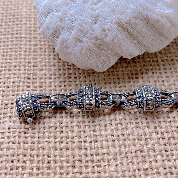 JUDITH JACK STERLING VINTAGE MARCASITE ART DECO STYLE BRACELET
7” - Picture 7 of 9